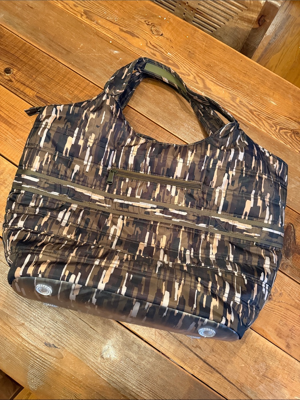 lug camouflage-print tote in black, brown, cream